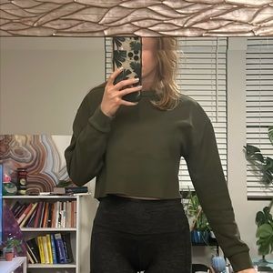 Zara Cropped Sweater Size S